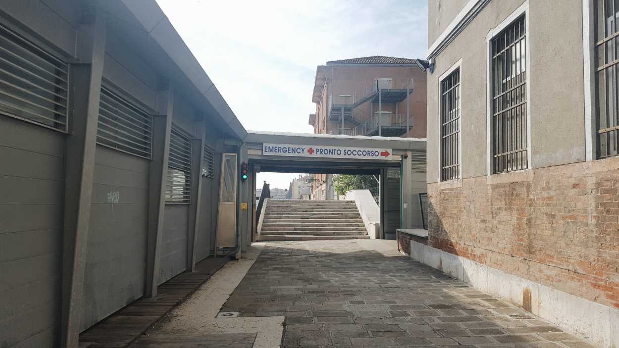View of the entrance to an emergency room in Venice