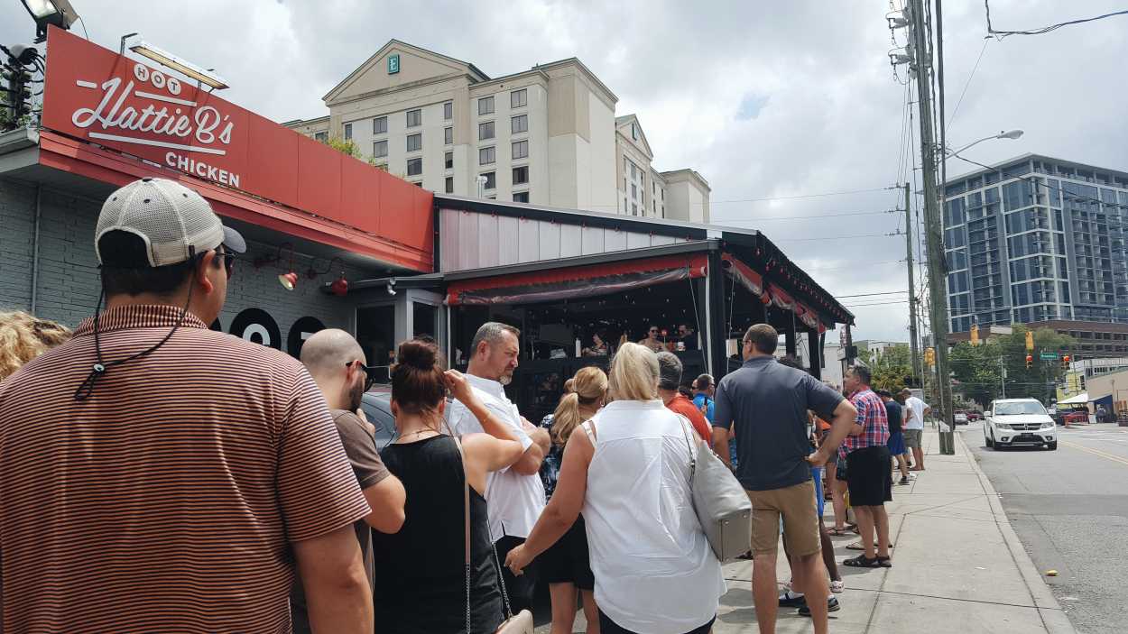 the line at Hattie B's Hot Chicken