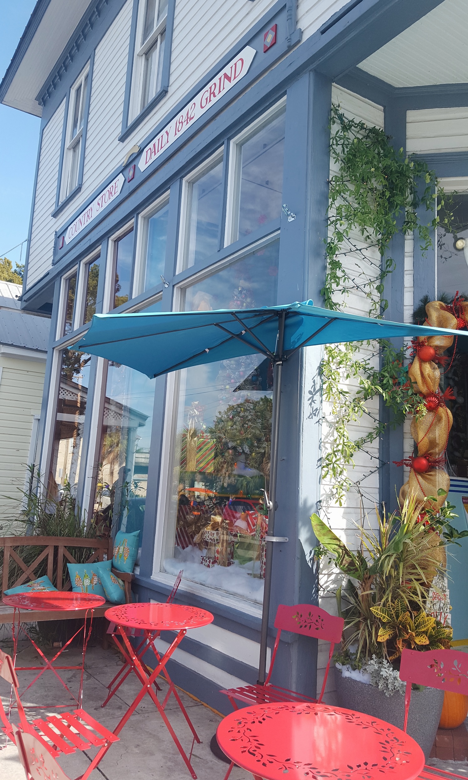 Exterior of 1842 Daily Grind