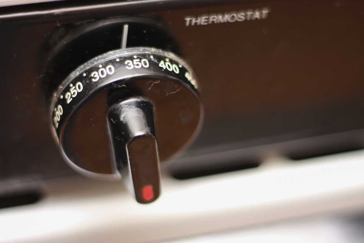 The knob on a gas oven
