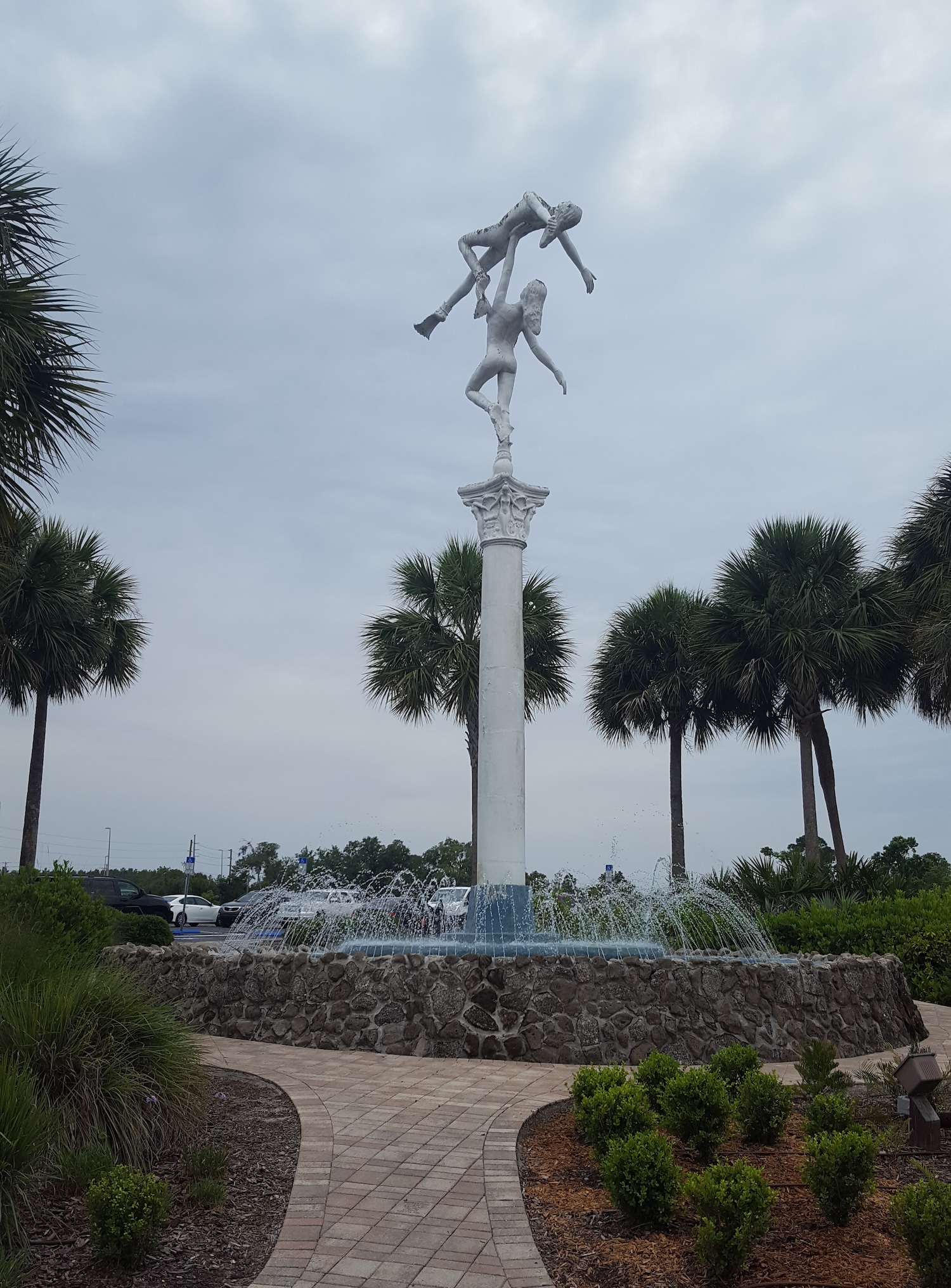 A mermaid statue fountain outside of Weeki Wachee