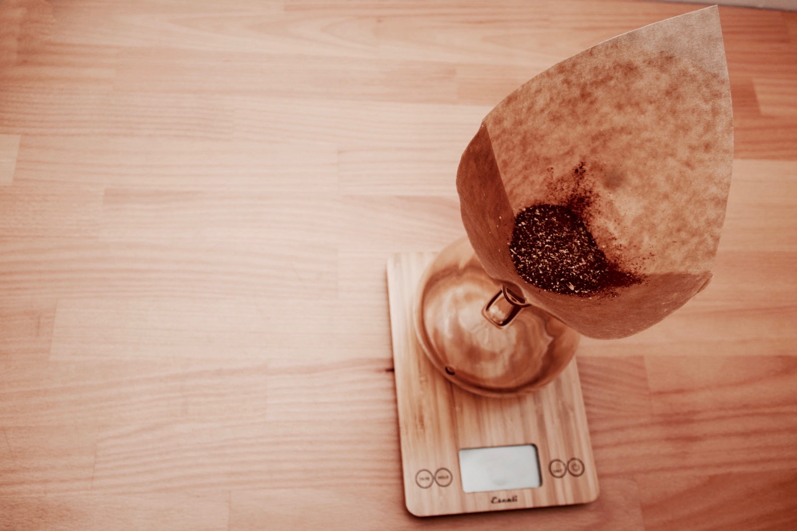 Blooming coffee in Chemex