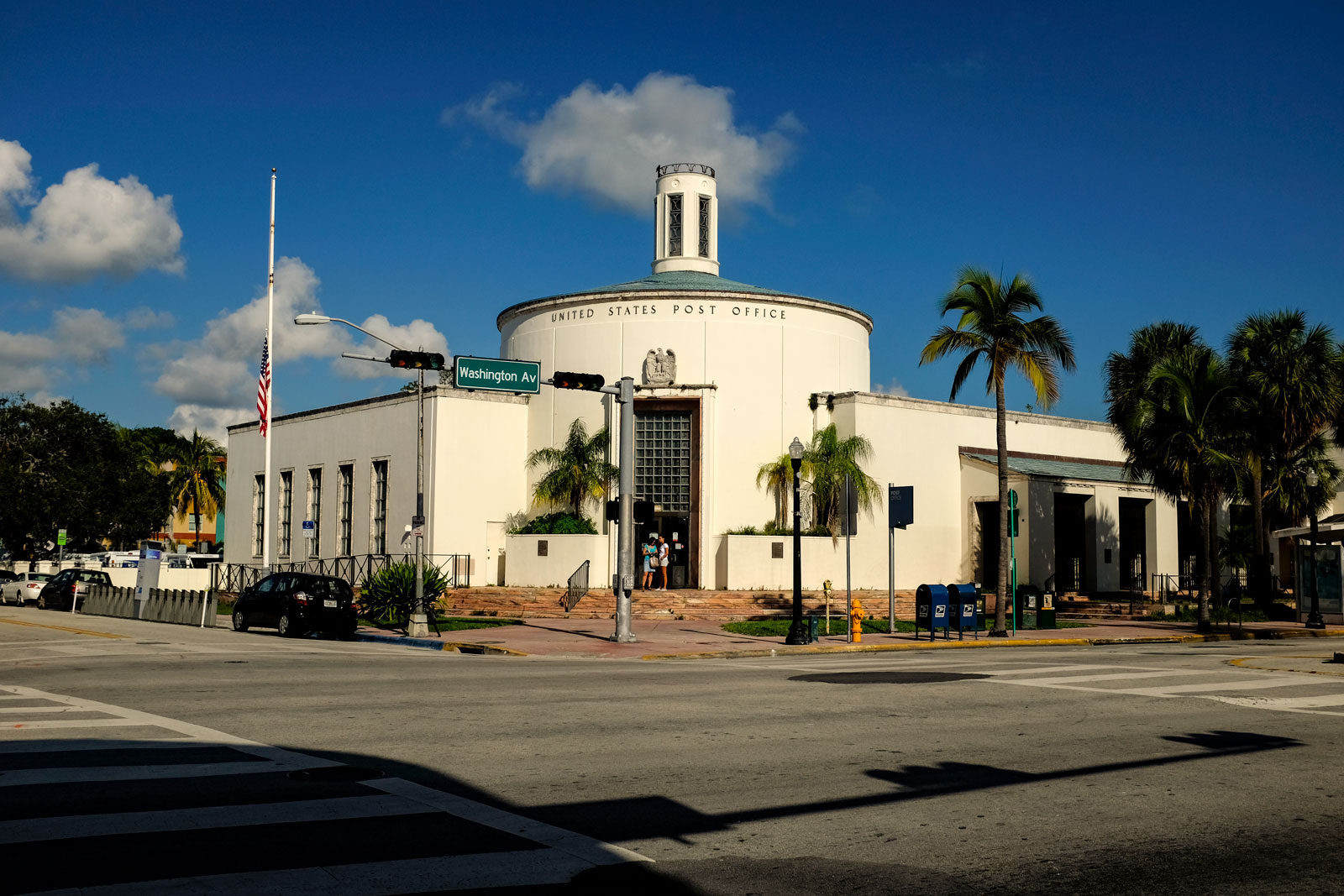 The architecture of the Miami Beach Post Office