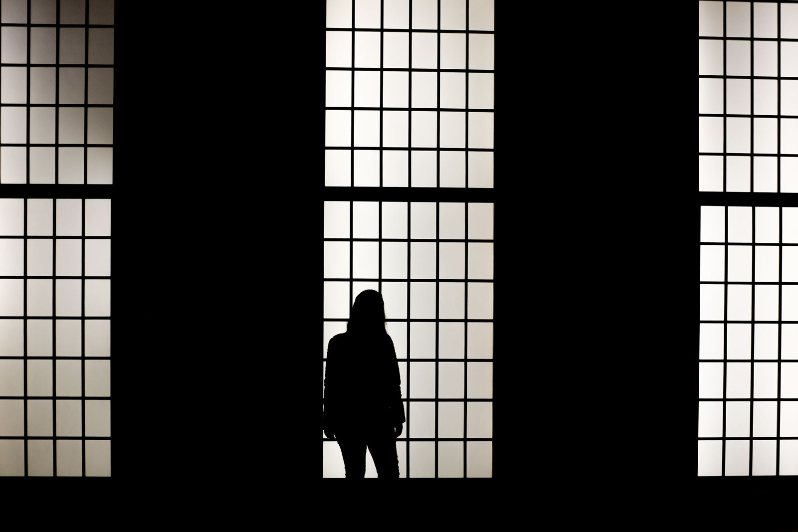 Alyssa's silhouette is seen in the Rijksmuseum