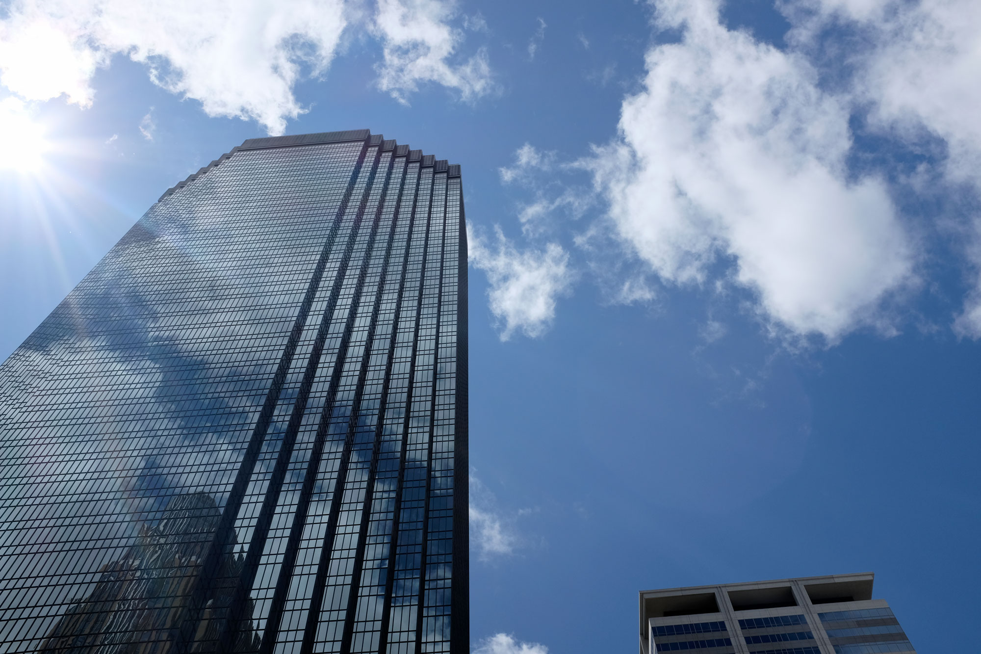 building in downtown minneapolis