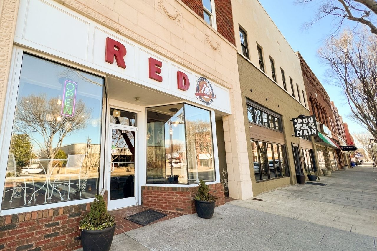 Exterior of Red Donut Shop Lexington NC