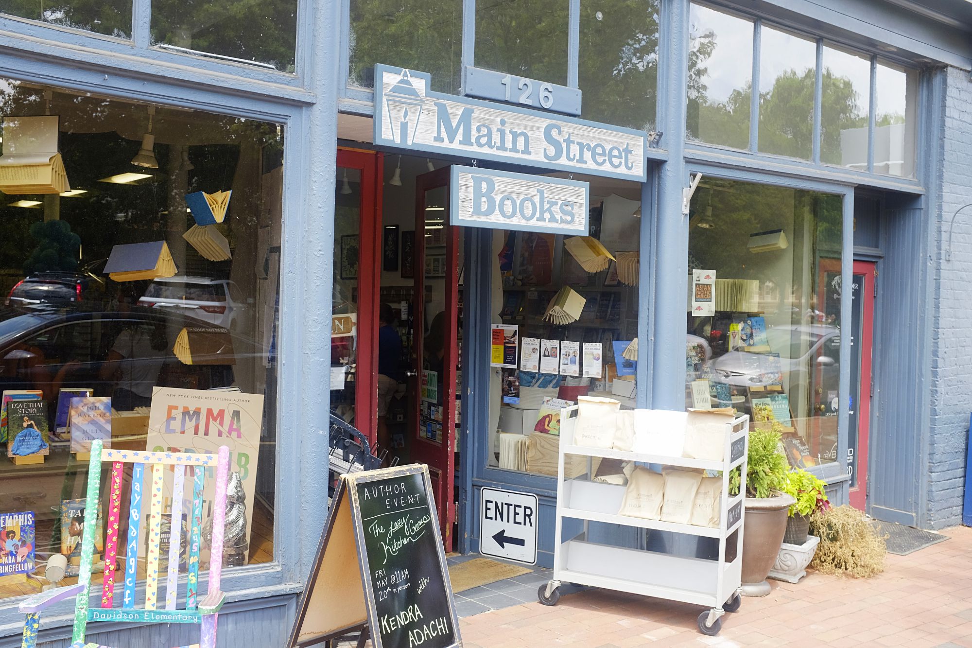 exterior of Davidson's Main Street Books