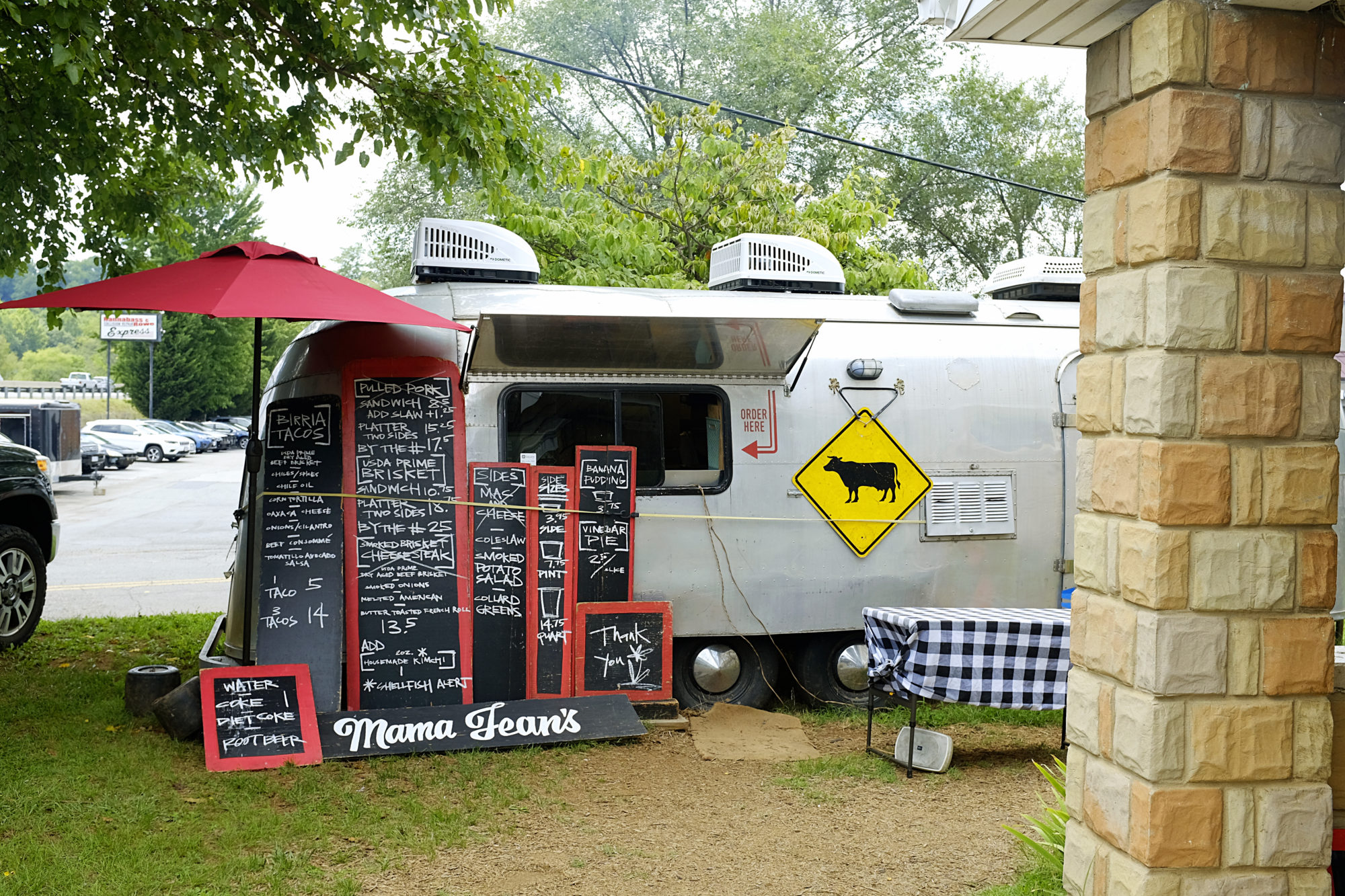The Food Truck outside of Mama Jean's