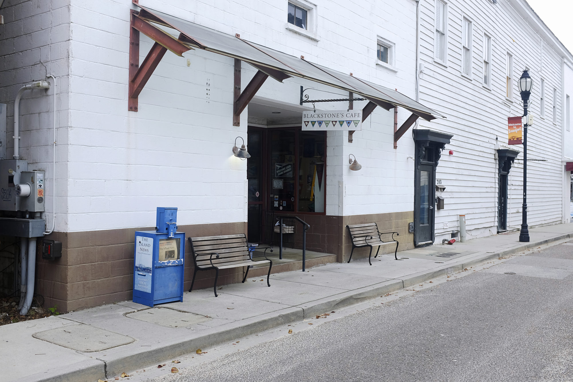 Exterior of Blackstone's Cafe in Beaufort, SC