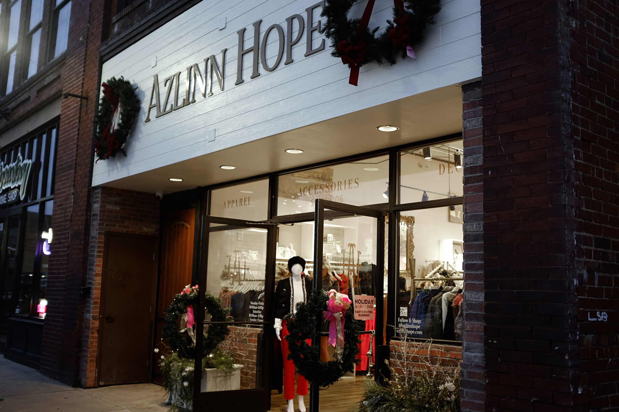 Exterior of Azlinn Hope boutique in Johnson City