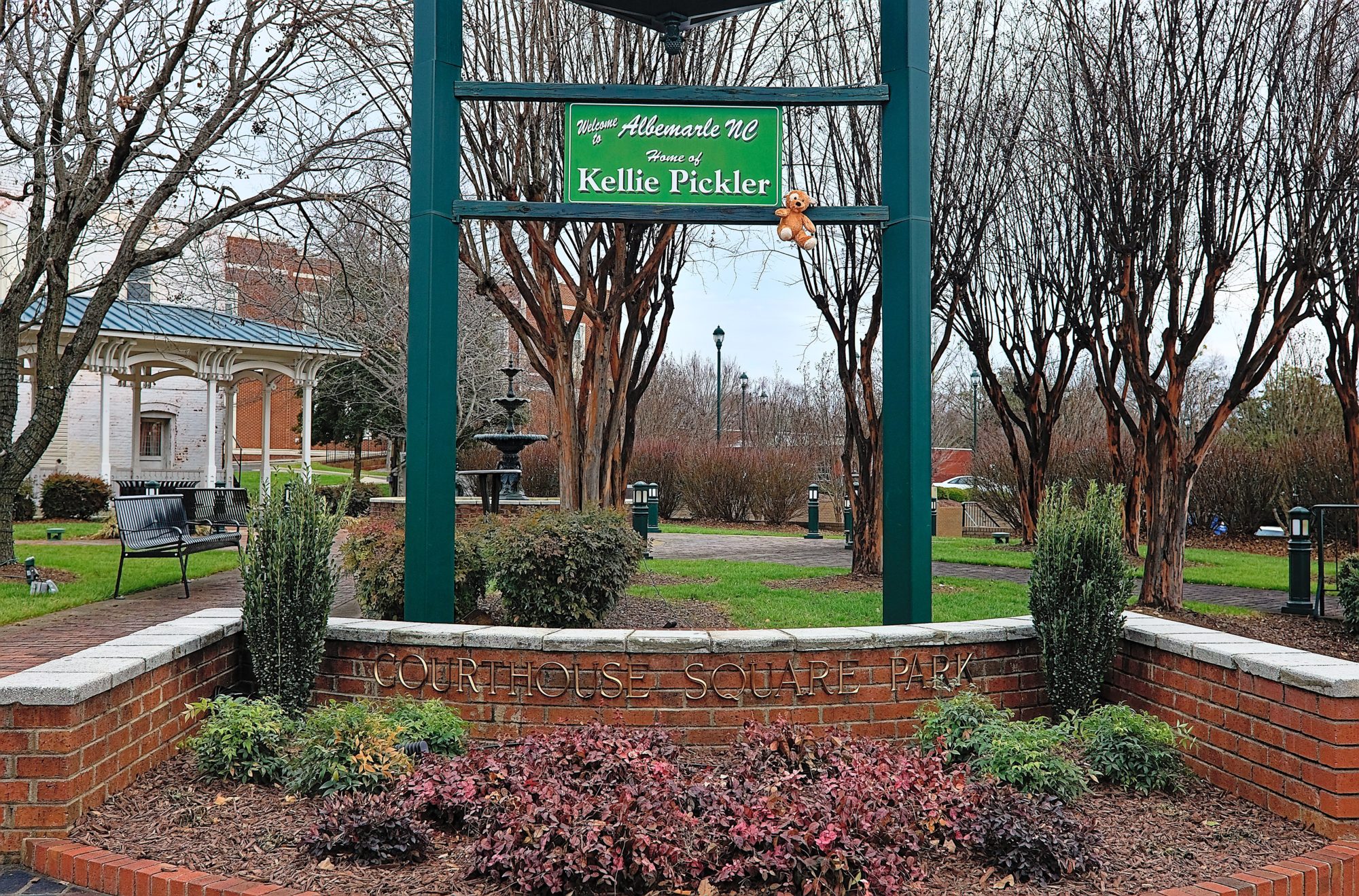 Courthouse Square Park with a sign that reads "Home of Kellie Pickler"