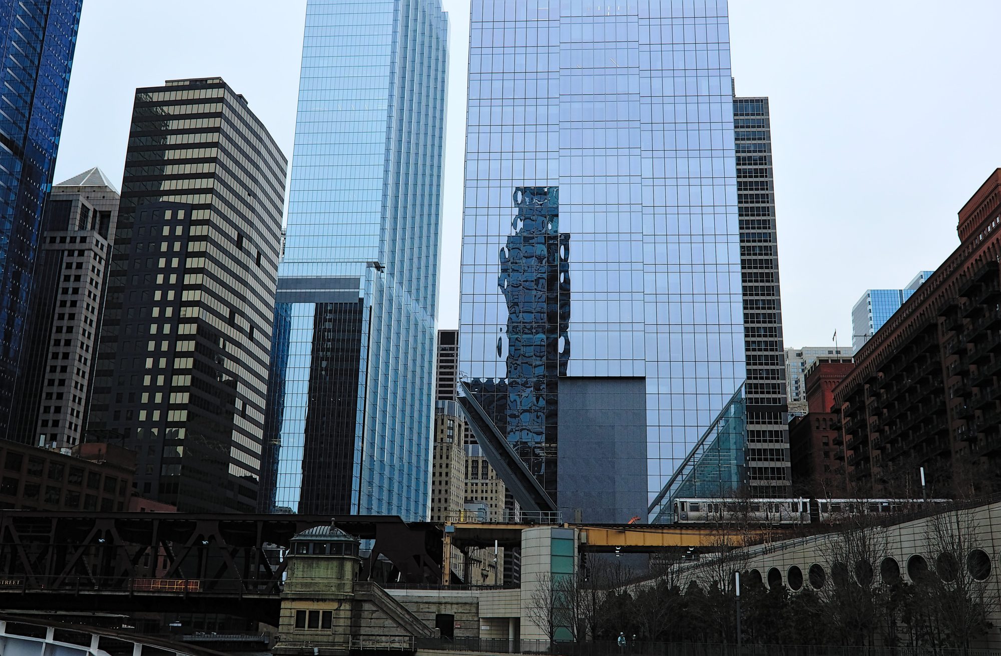 View of buildings in Chicago from the Wendella tour