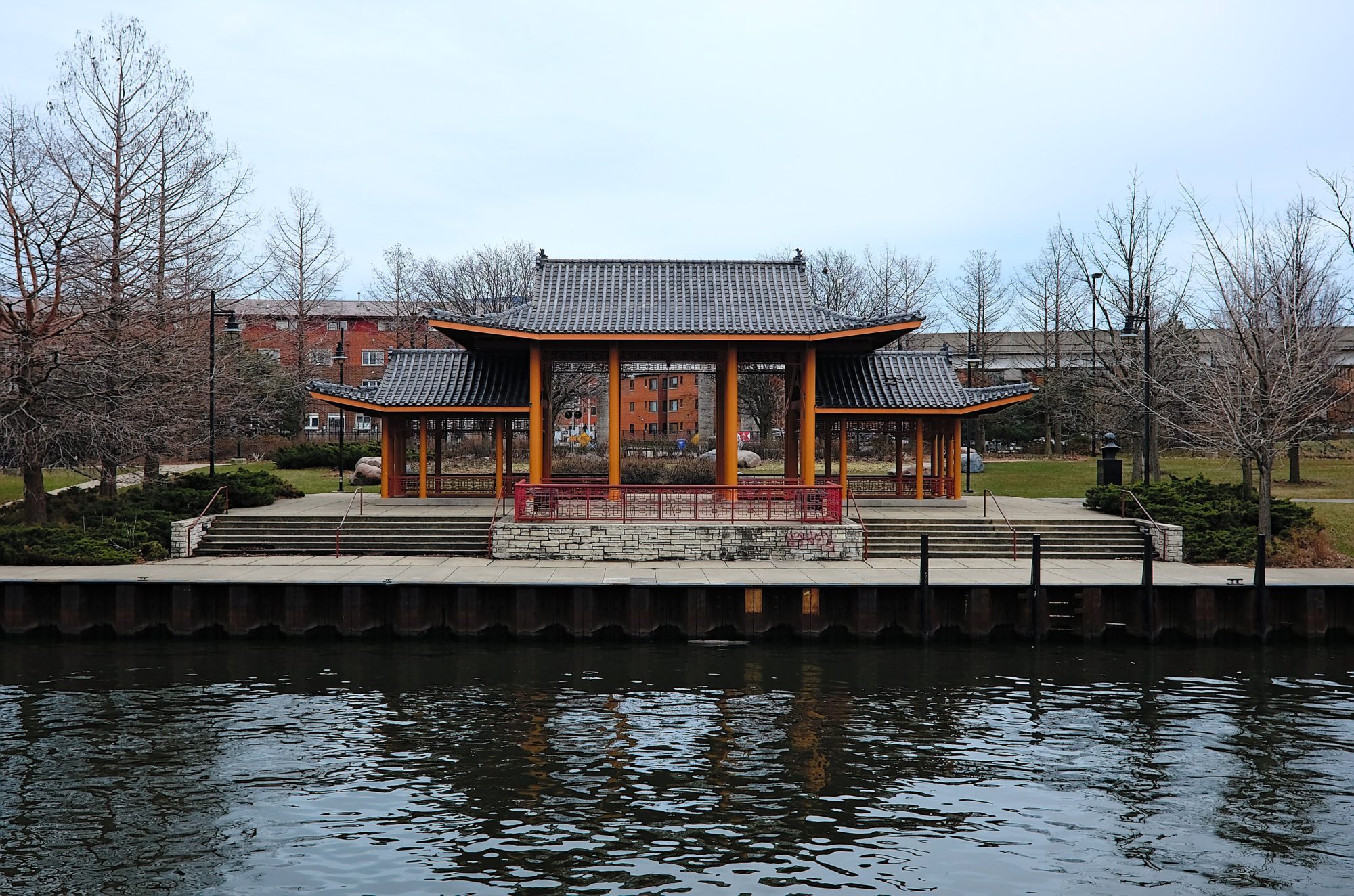 A Chinatown landmark along the Chicago River