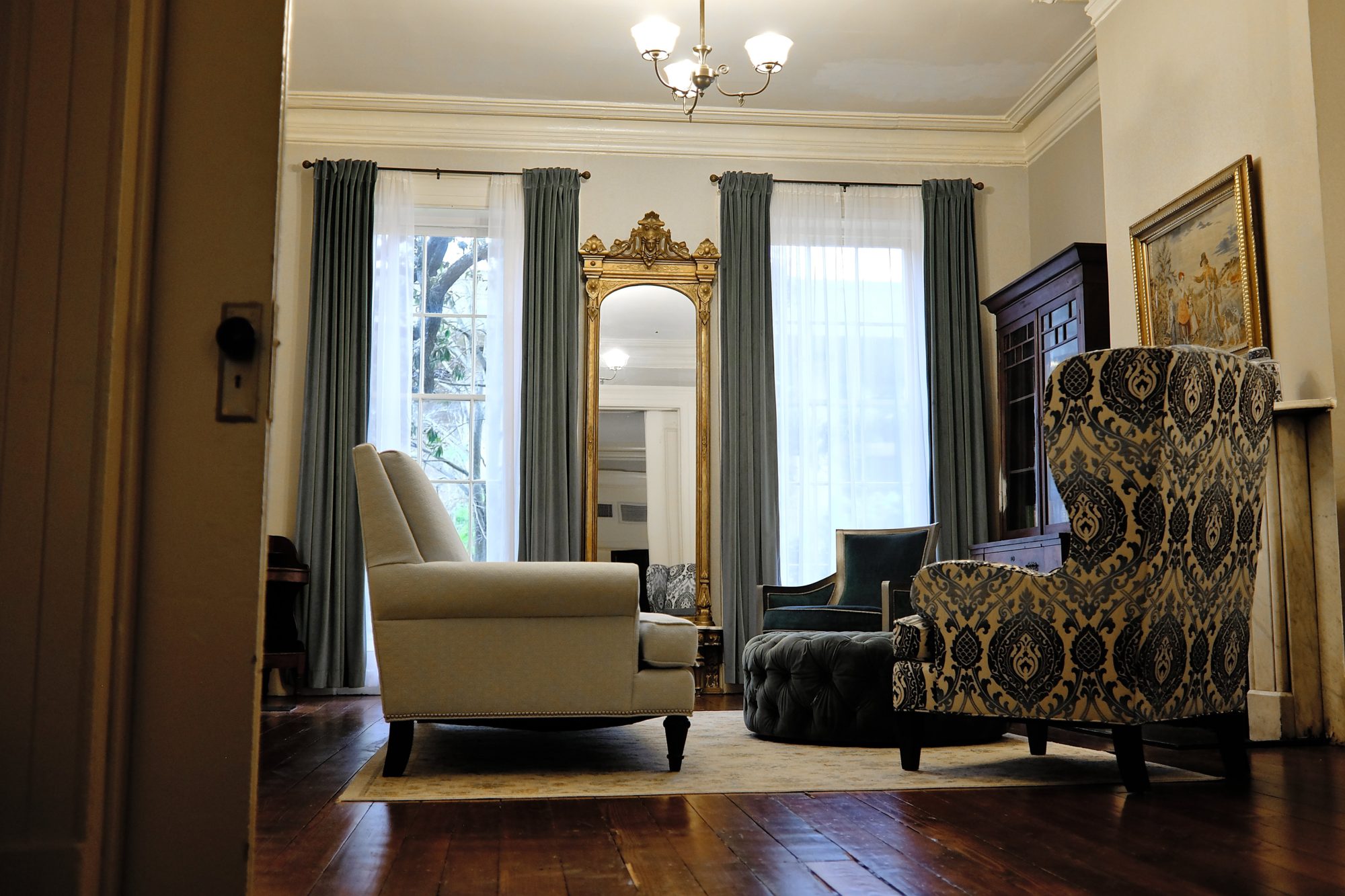 A parlor at Linden Row Inn