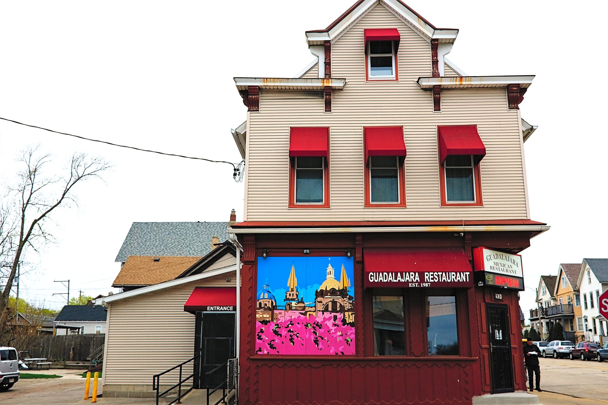 Exterior of Guadalajara Restaurant in Milwaukee