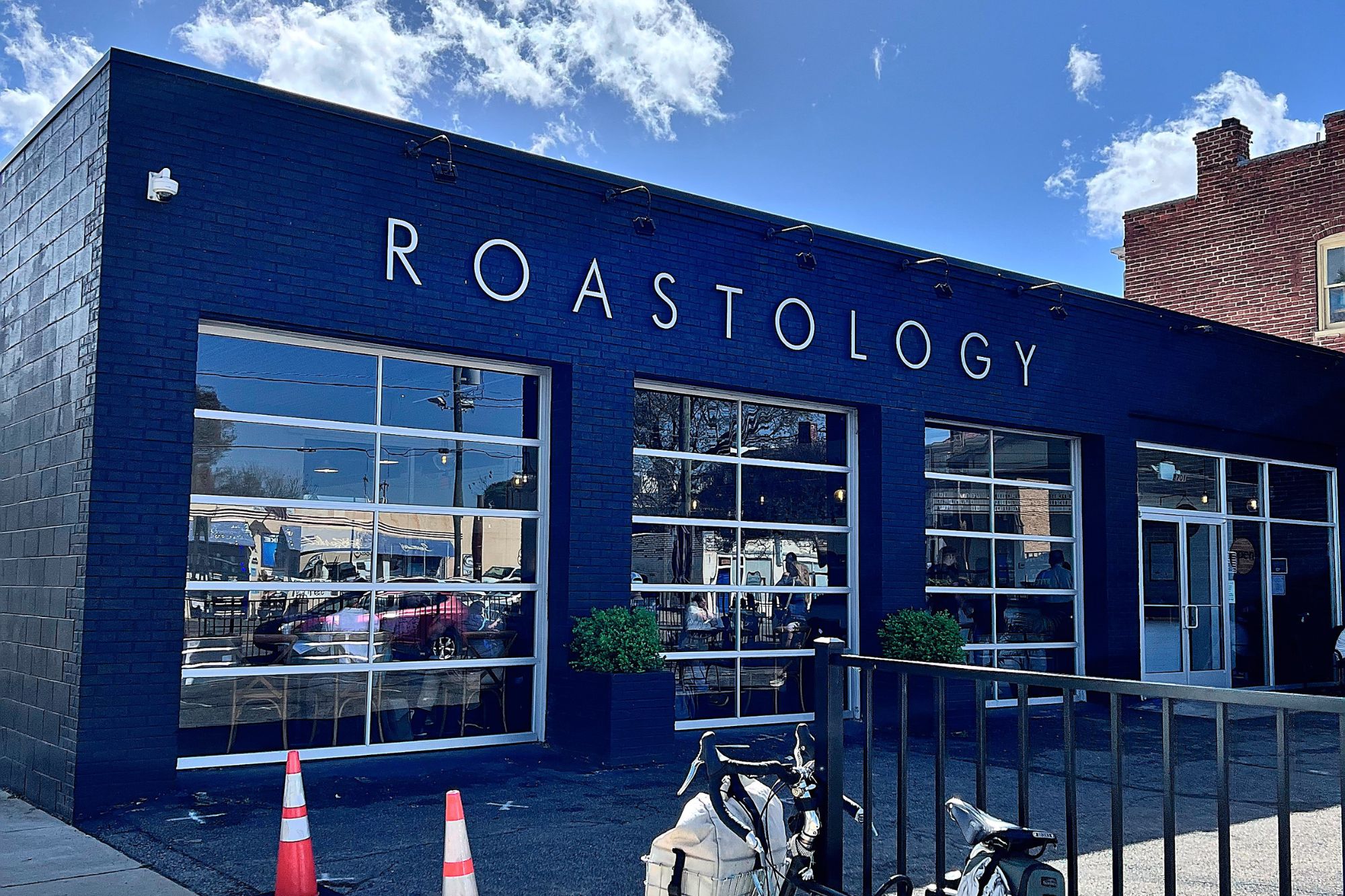 Front of Roastology in Richmond