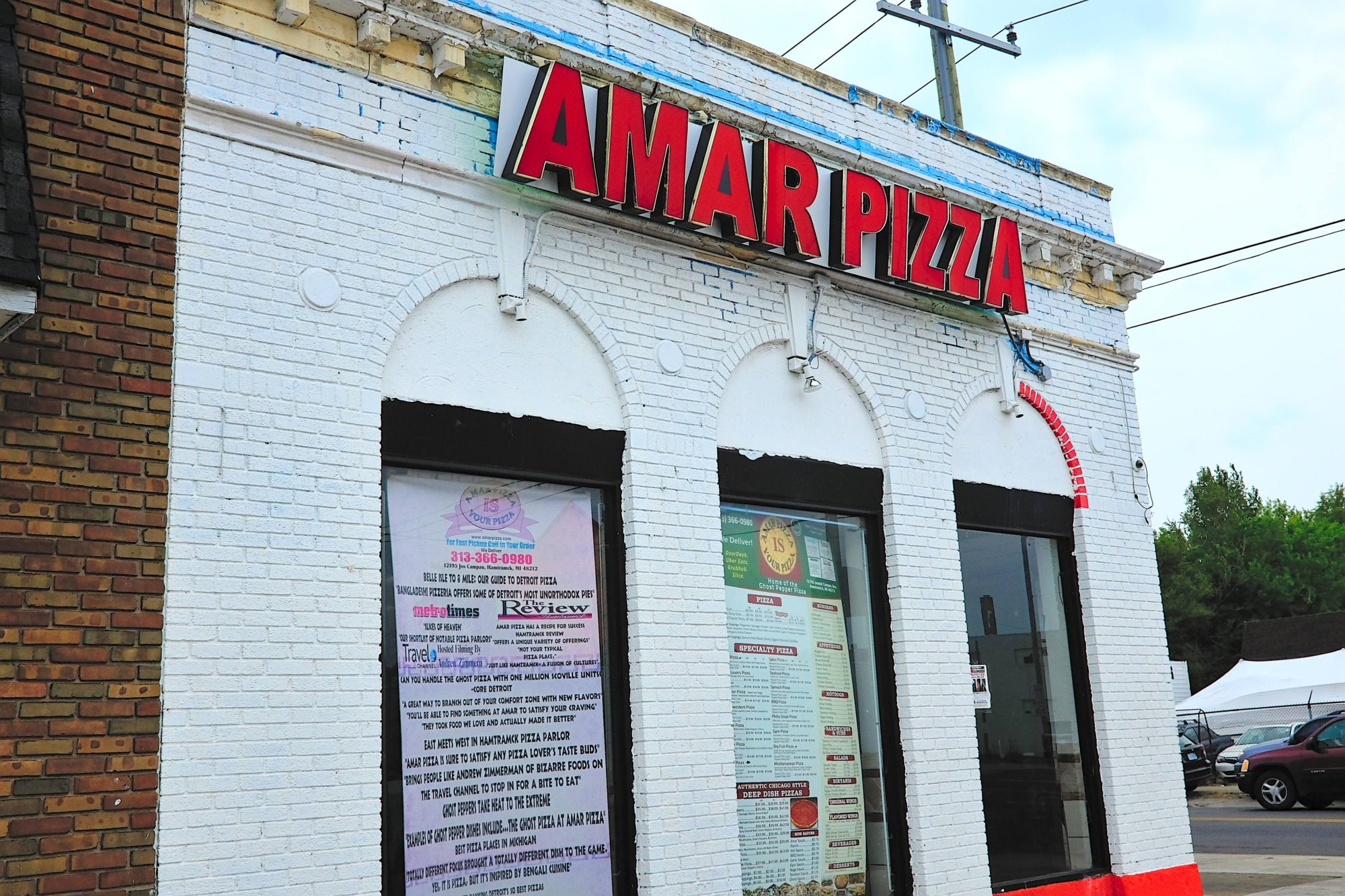 Exterior of Amar Pizza