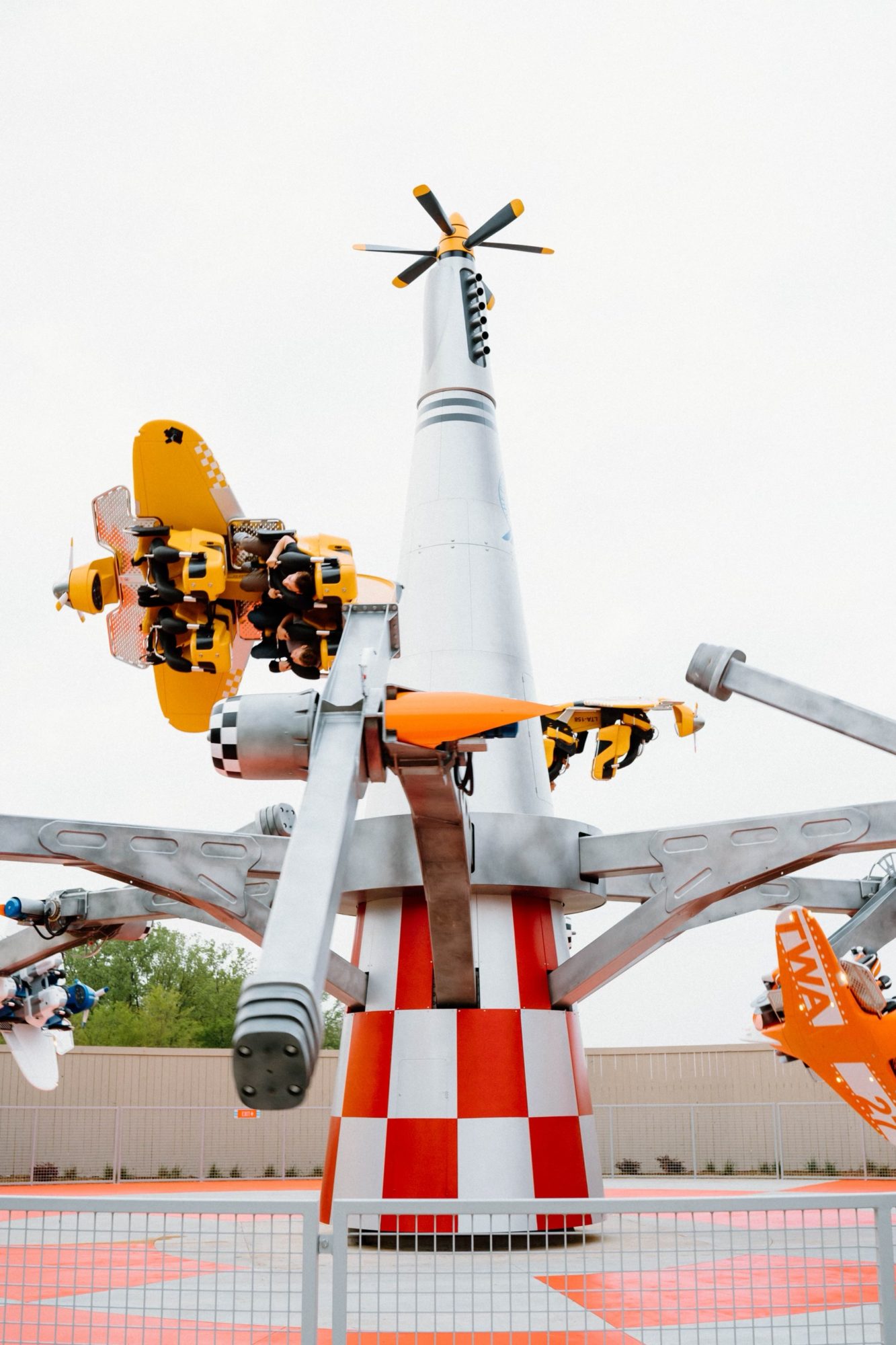 The Air Racers ride at Carowinds