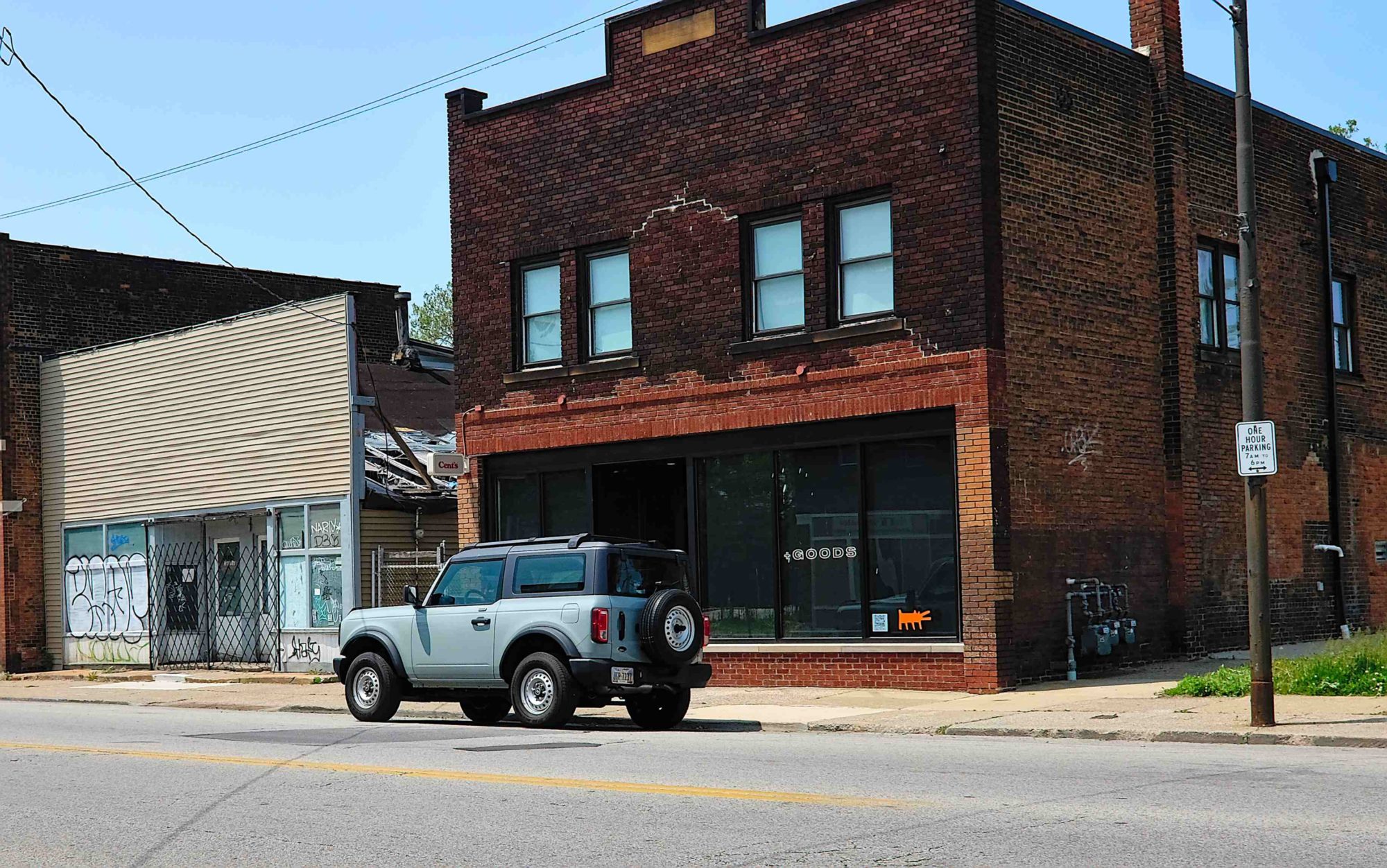 Exterior of Cent's Pizza in Cleveland