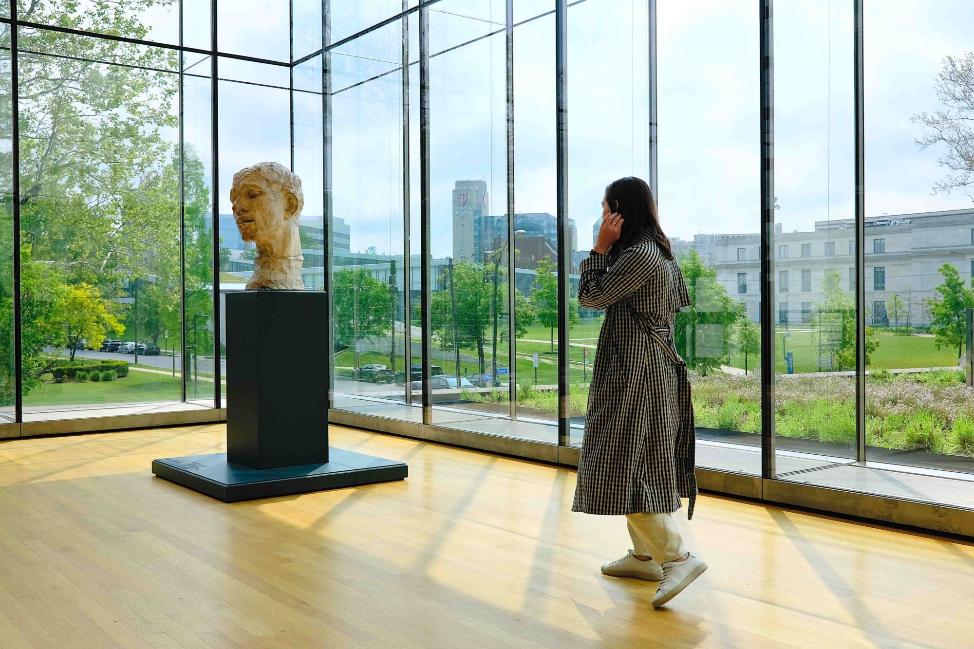 Alyssa looks at a sculpture at The Cleveland Museum of Art