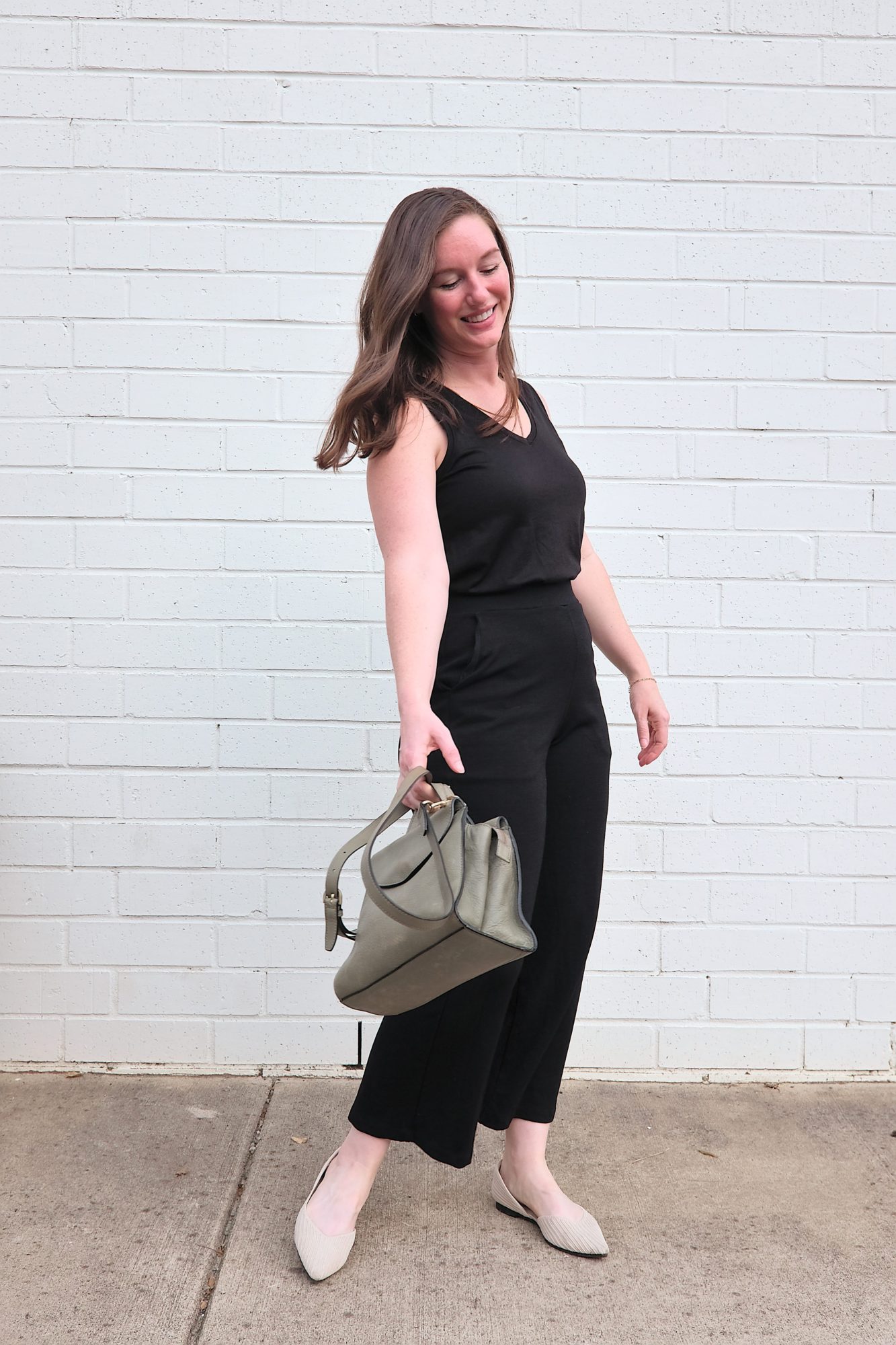 Alyssa wears the outfit from wool&