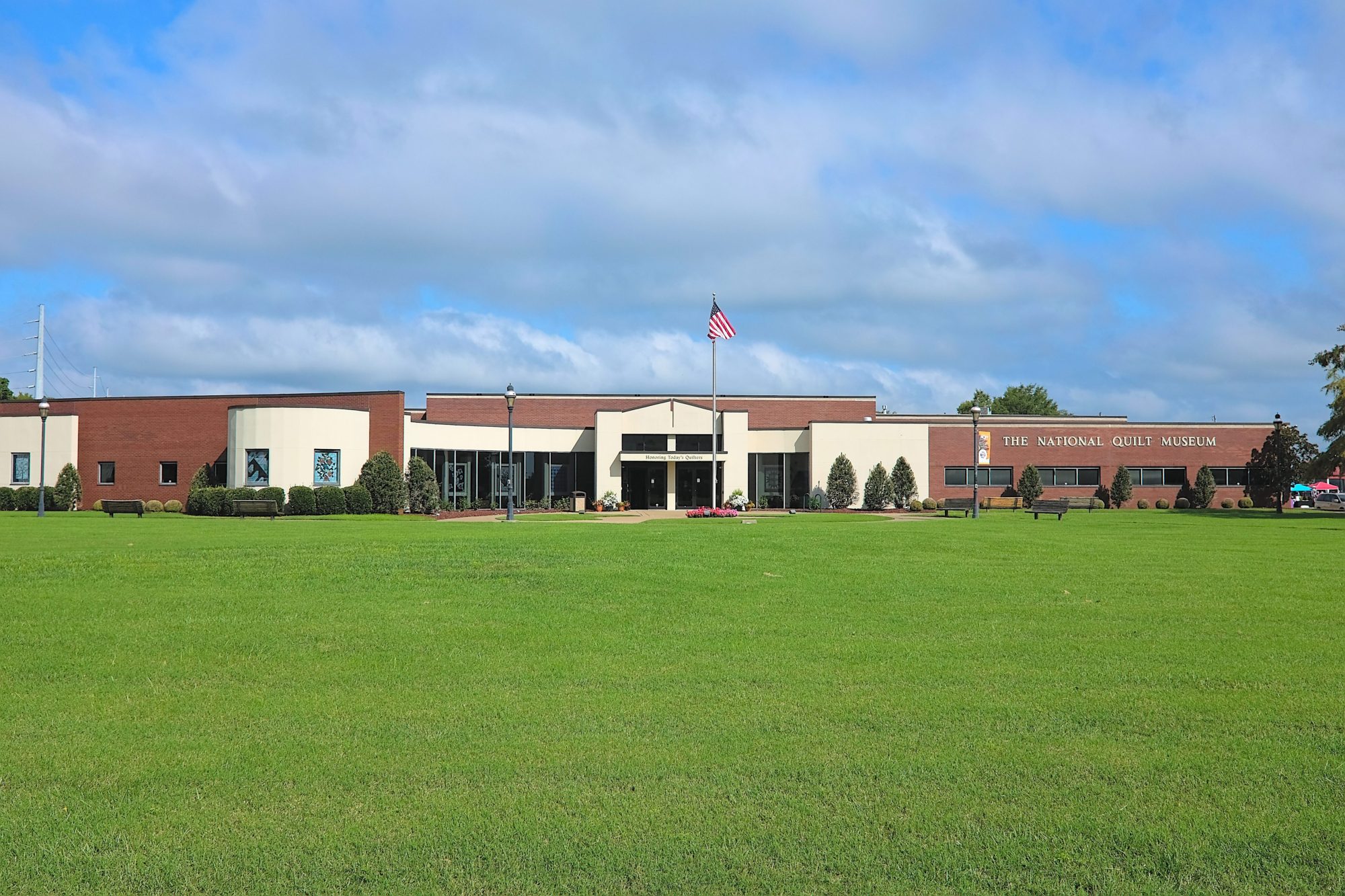 Exterior of the National Quilt Museum