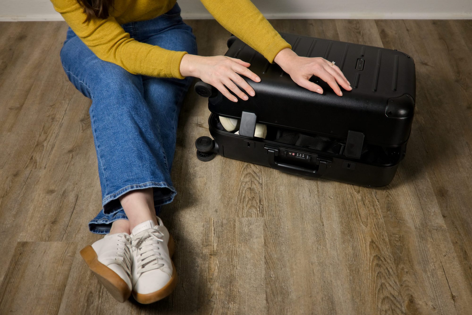 Alyssa closes the Solgaard Carry-On Closet