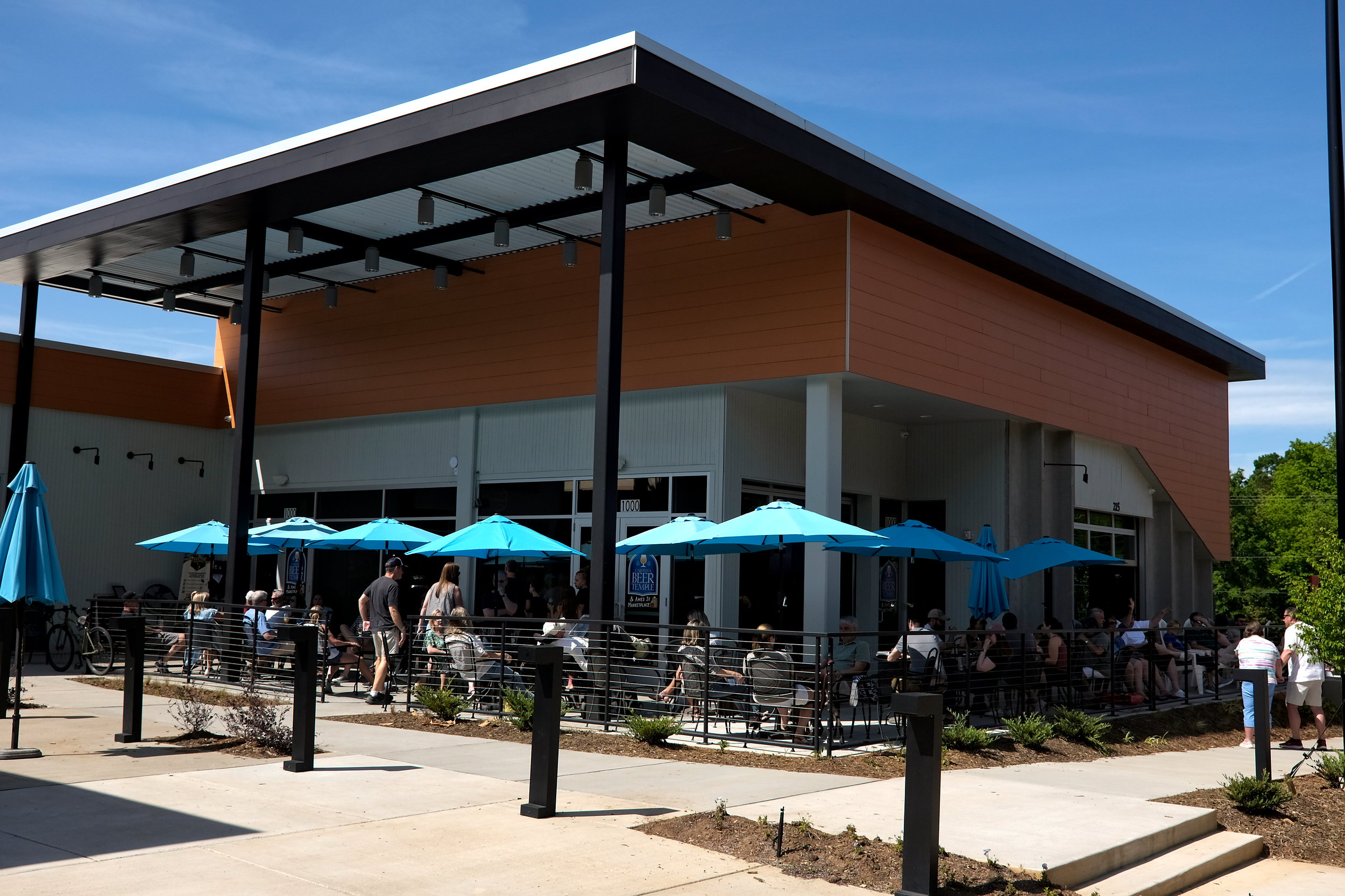 Exterior of Carolina Beer Temple on Ames St