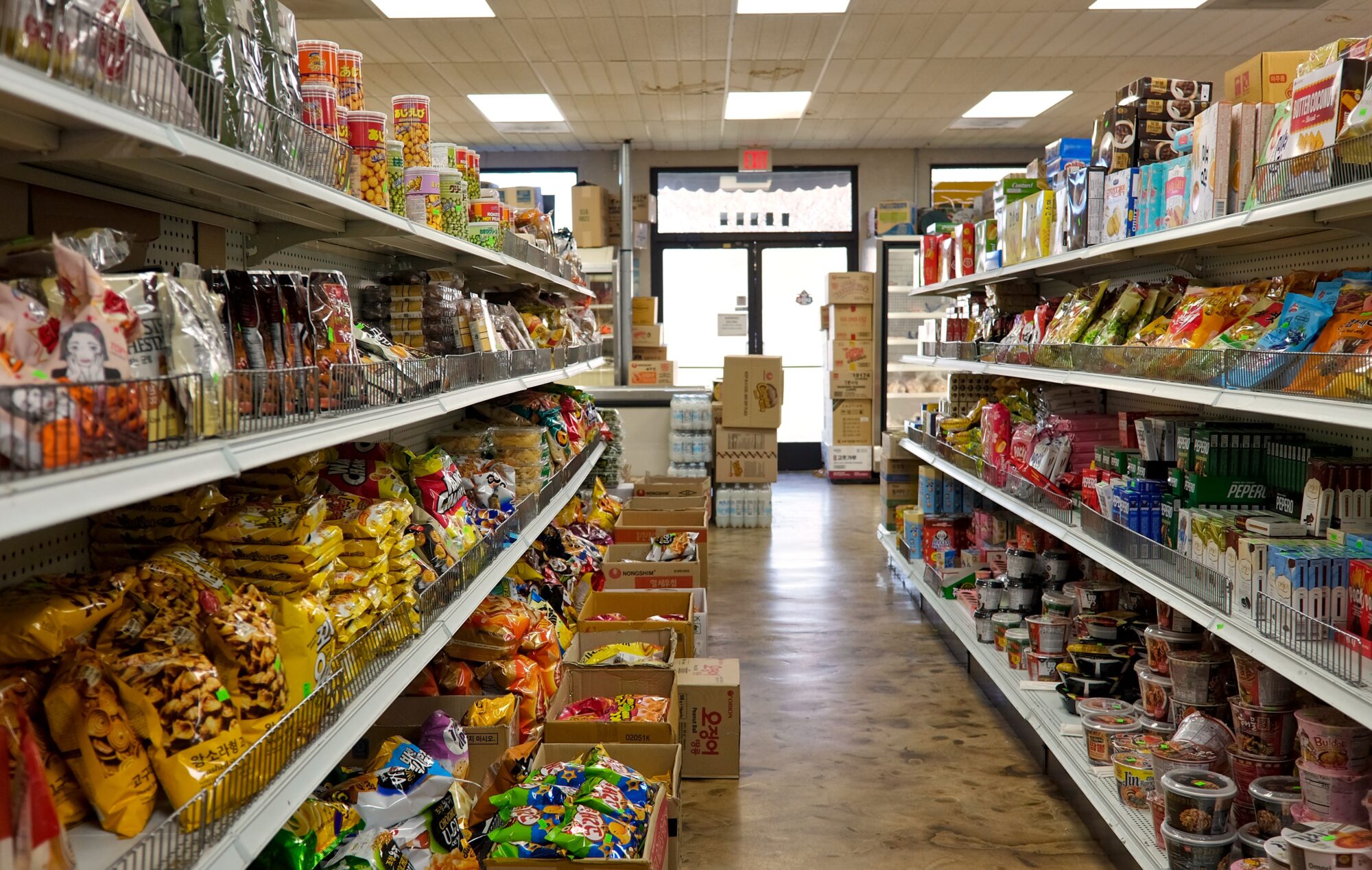 A grocery aisle outside of Pepero
