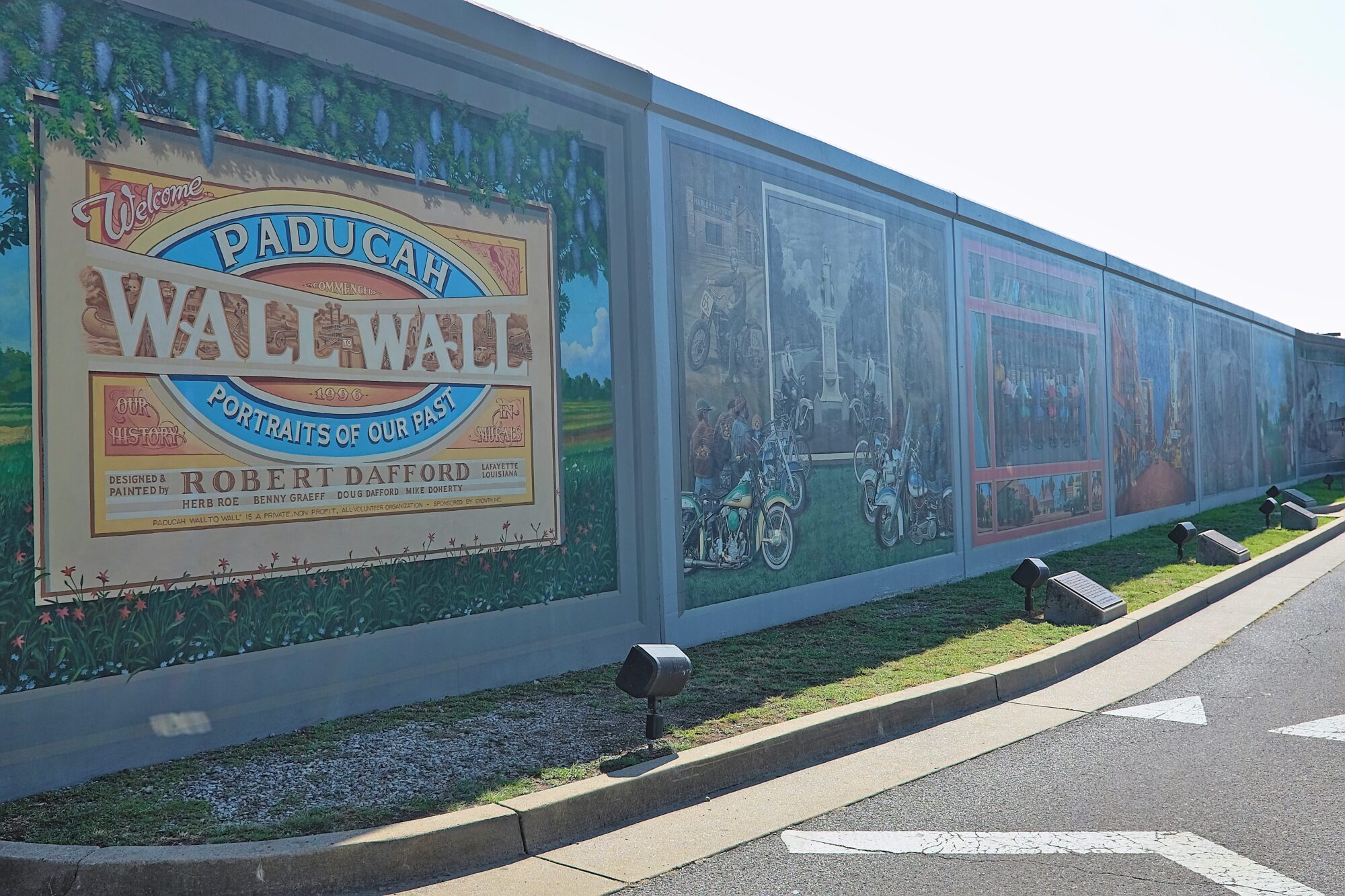 A string of murals in Paducah Wall to Wall