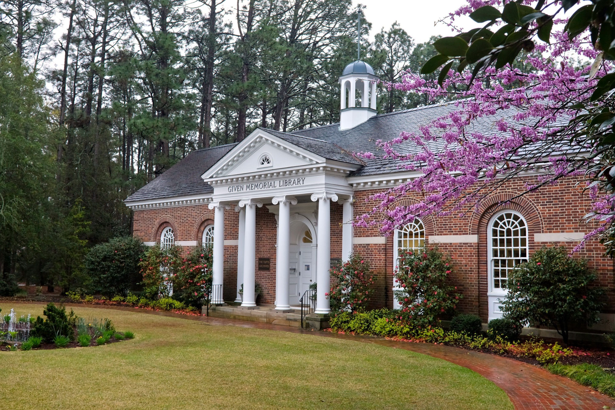 Exterior of the Tufts Archives at Pinehurst