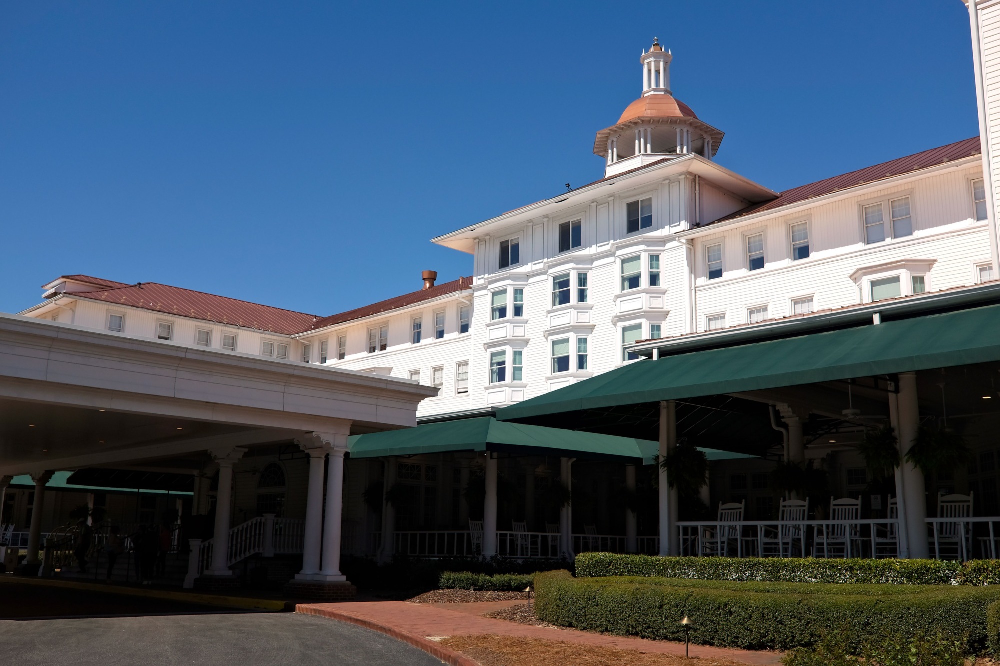 Exterior of the Carolina Hotel at Pinehurst Resort