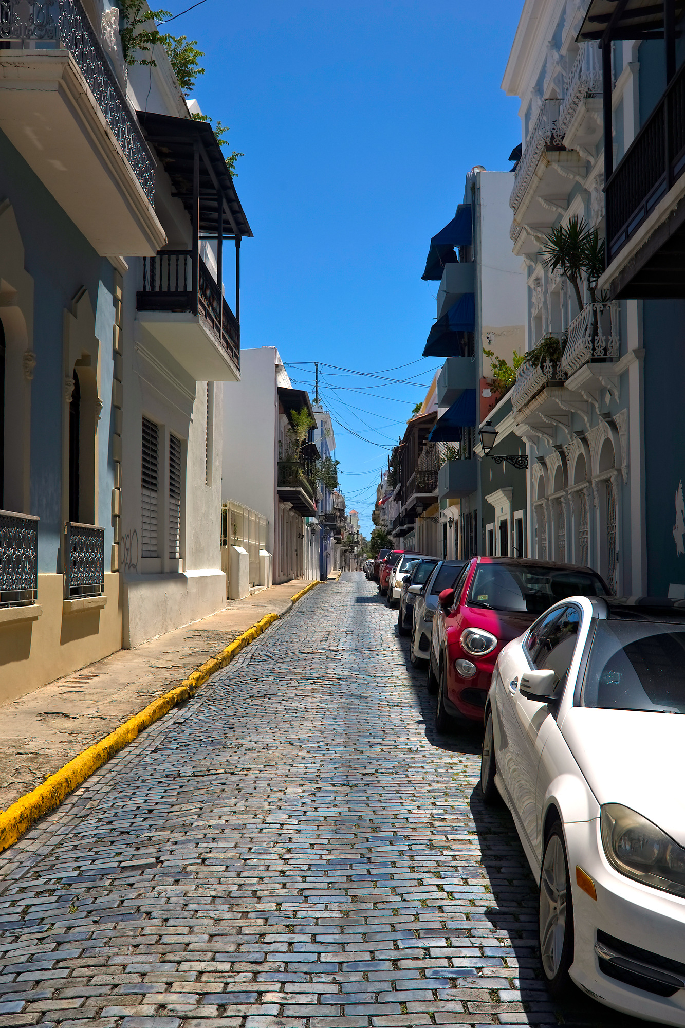Cars parked in San Juan