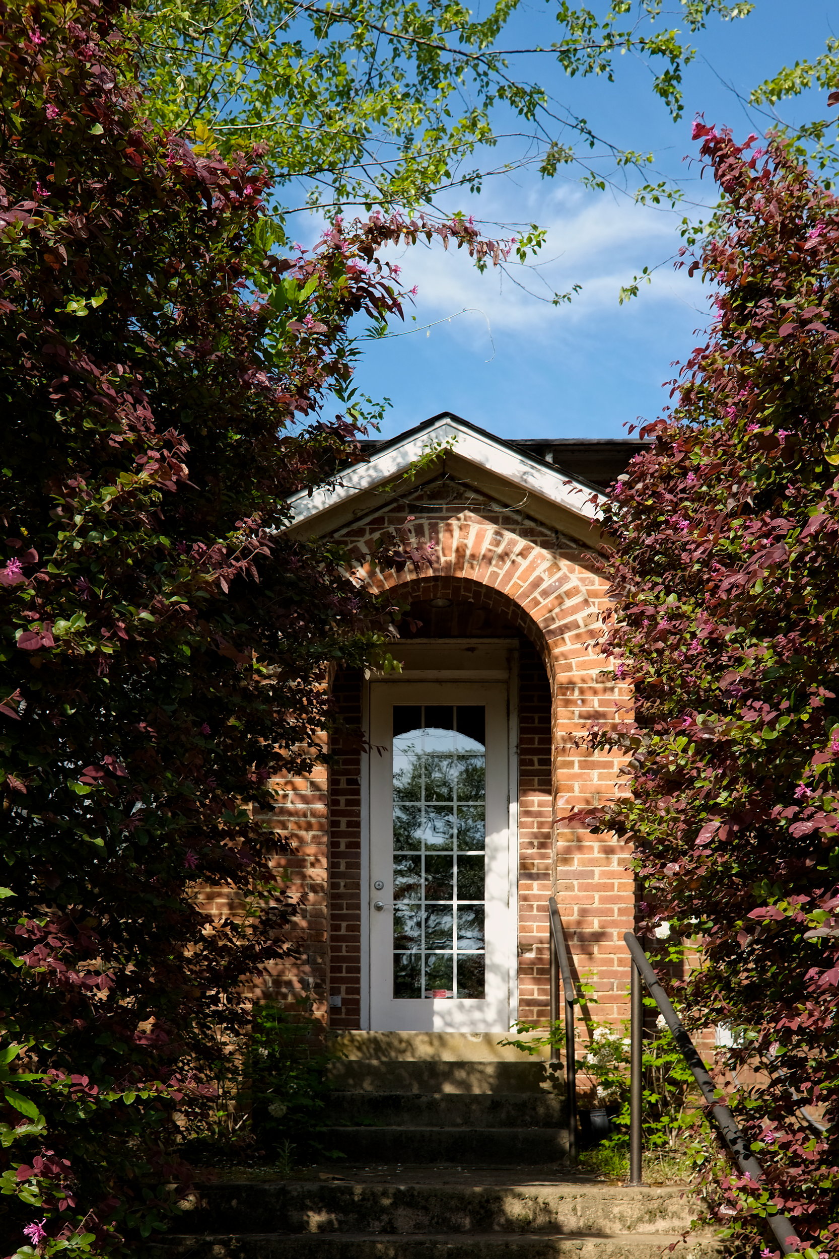 A door with an arch at Sharon Manor