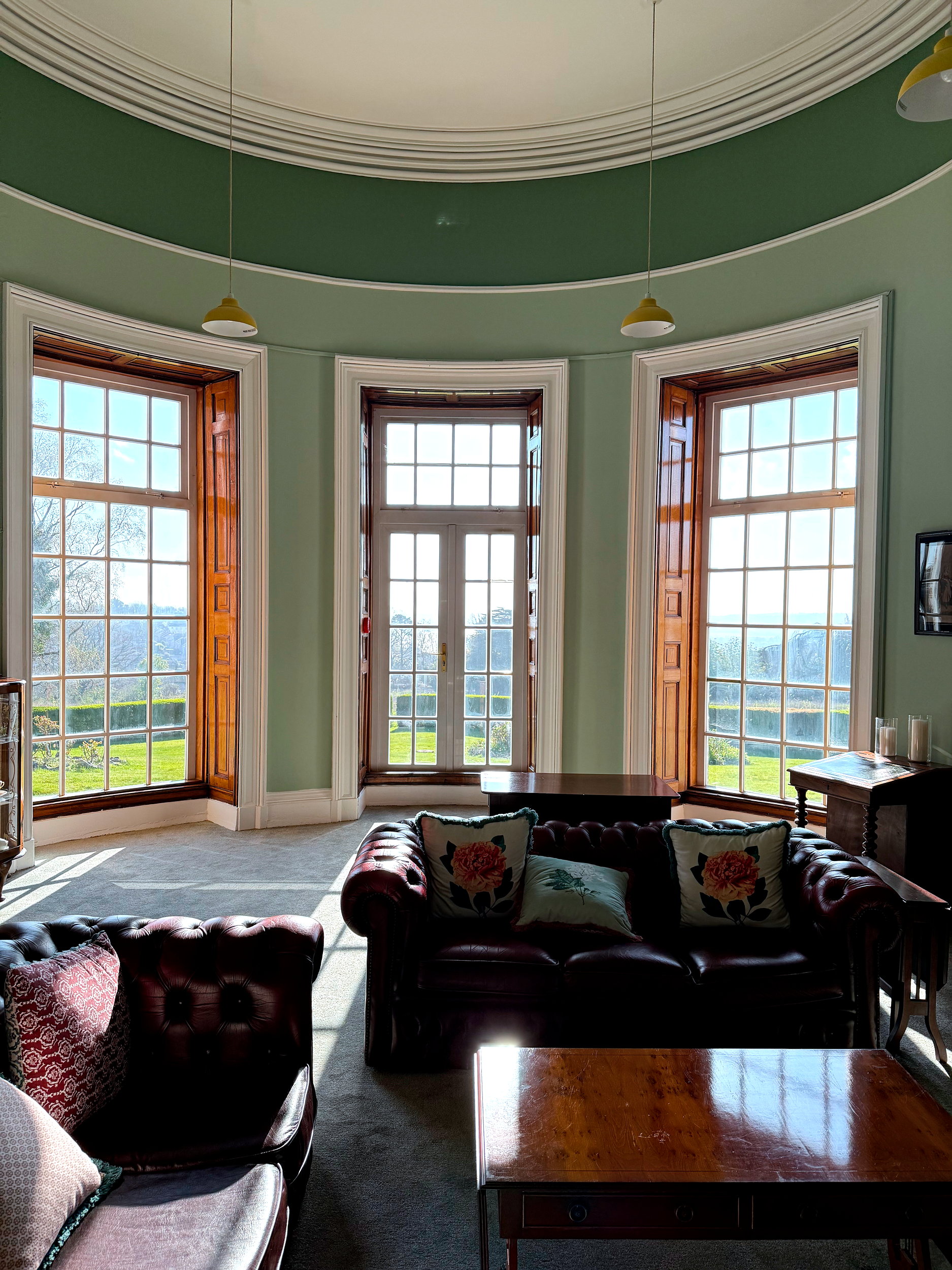 A comfy common area room in Ennismore House