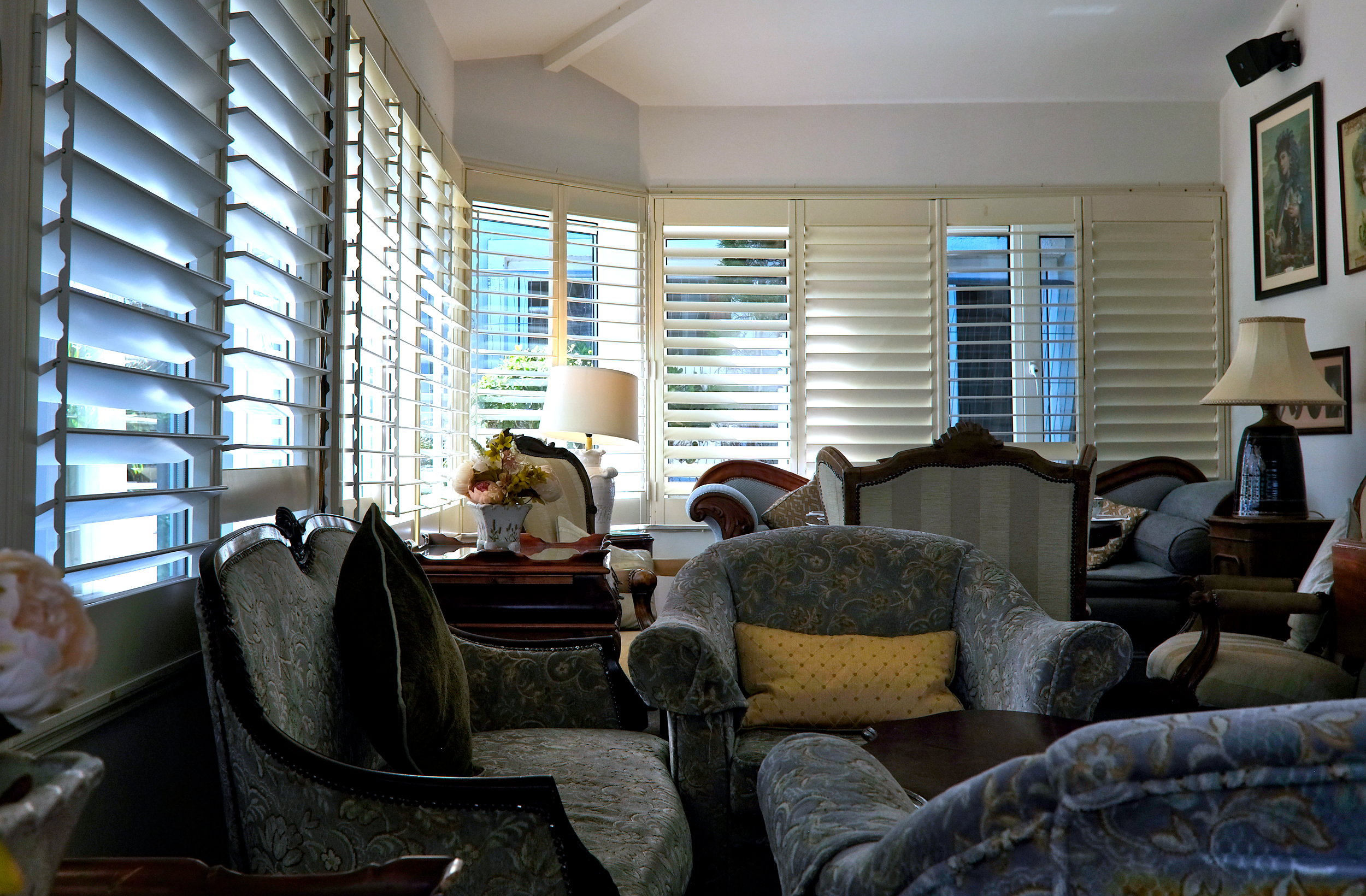 View of the tea room at Dingle Benners Hotel