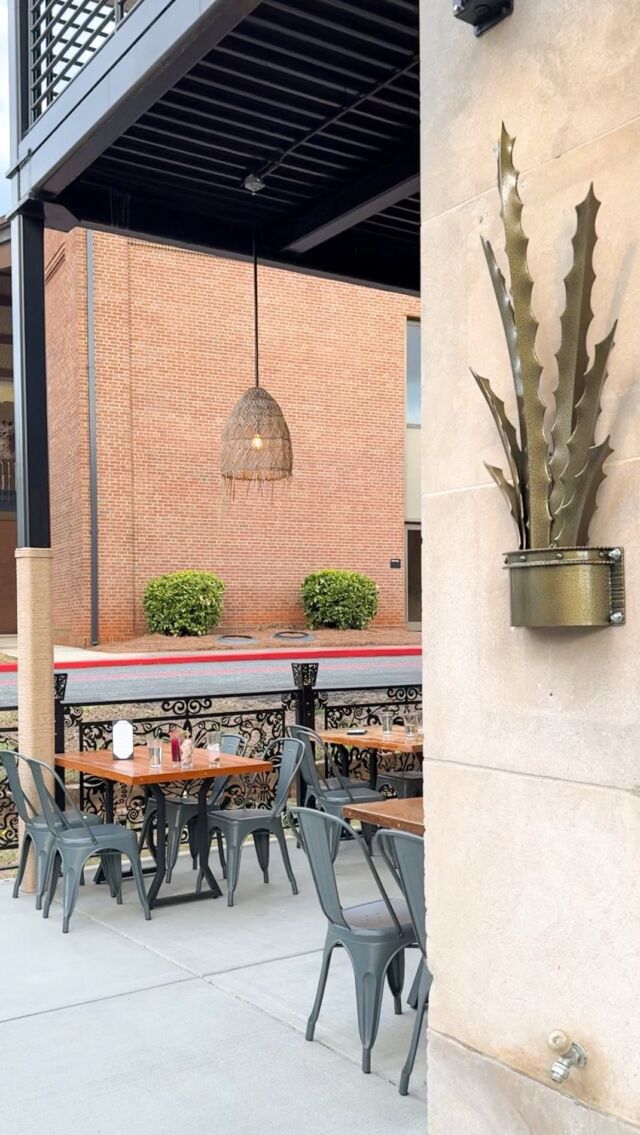 Sun’s still up, so I guess I’m staying for another round. 

If a patio happy hour turns into golden hour, turns into ‘might as well stay for dinner,’ turns into late-night happy hour... so be it.

📍 @matador_restaurants South End Charlotte

—

#southendclt #matadorrestaurant #charlottepatios (media event)