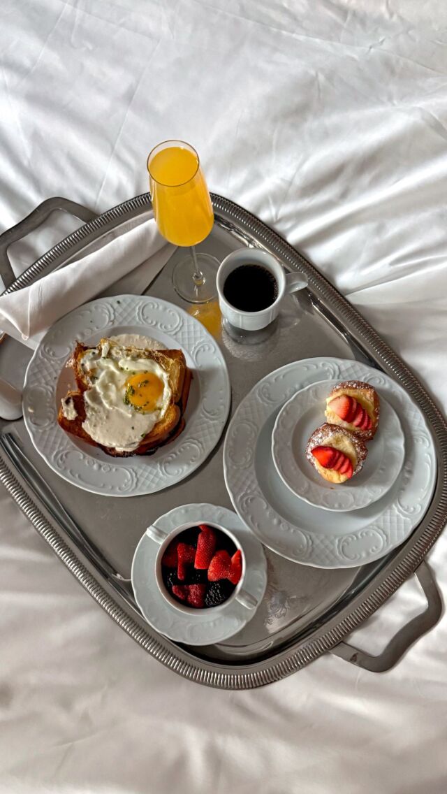 Have you ever taken a staycation in your city?

Save an extra 10% on your stay at @theiveyshotel when you enter the code WAYWARD in the rate access code box.

—

#theiveyshotel #sophiaslounge #visitnc #charlottesgotalot #charlottebloggers

Thank you to @theiveyshotel and @sophiaslounge for generously hosting us—I’m so glad you’re just down the street and I can’t wait for my next visit ✨